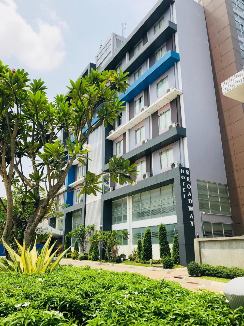 Hotel Broadway Yangon Exterior foto