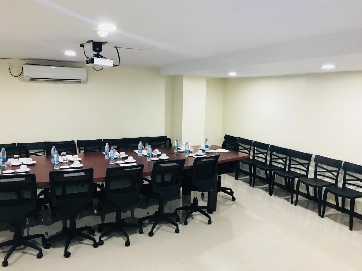 Hotel Broadway Yangon Exterior foto